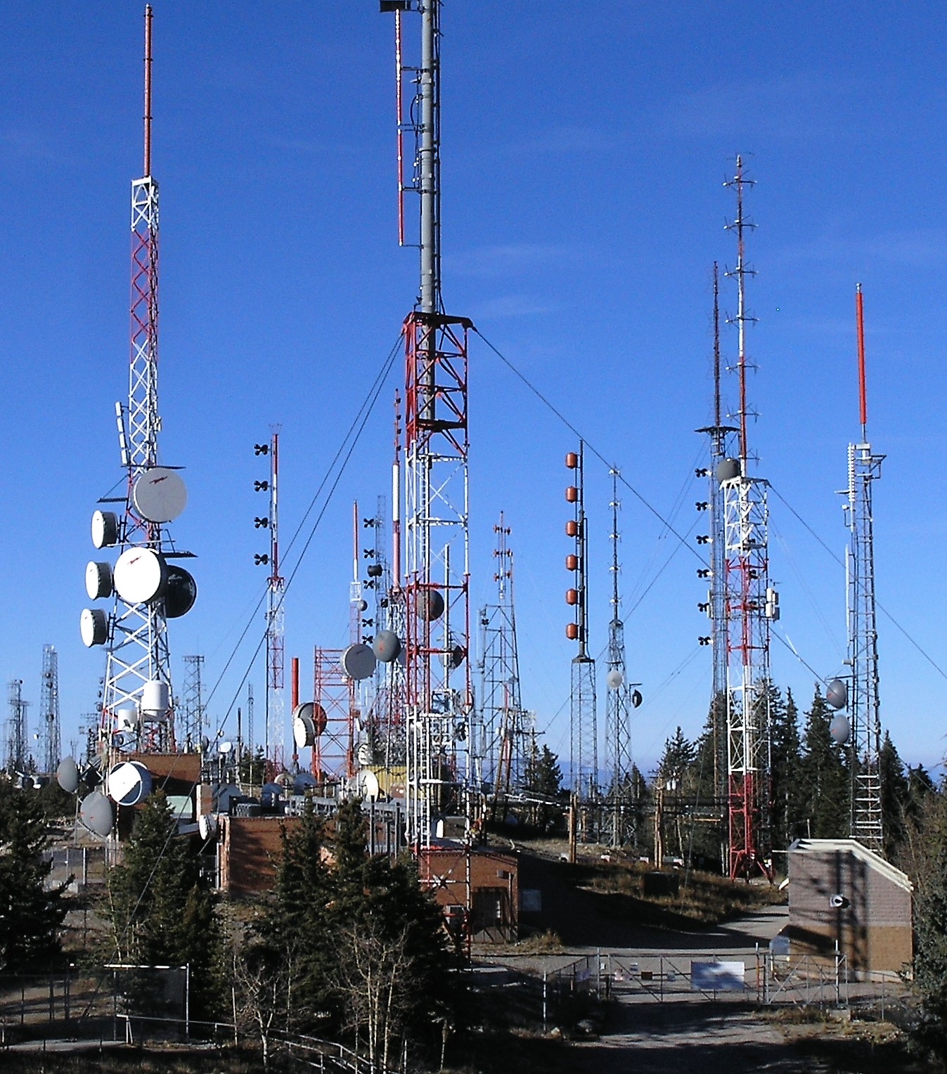 radio antena sevanje